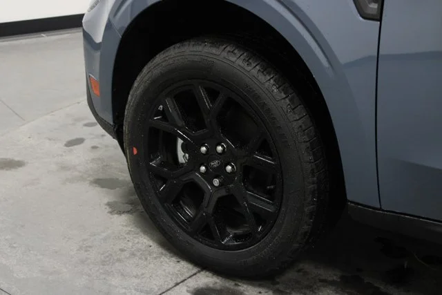 New 2025 Azure Gray Metallic Tri-Coat Ford Lariat® image 33