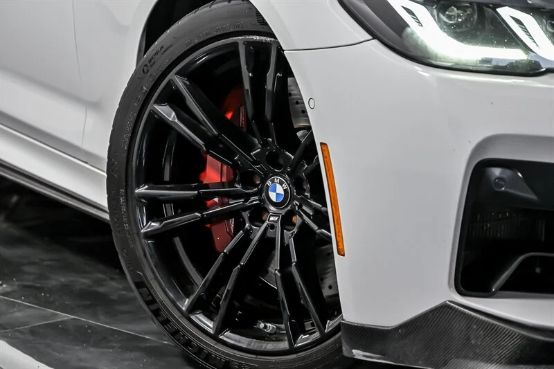 Used 2021 Alpine White BMW COMPETITION image 3