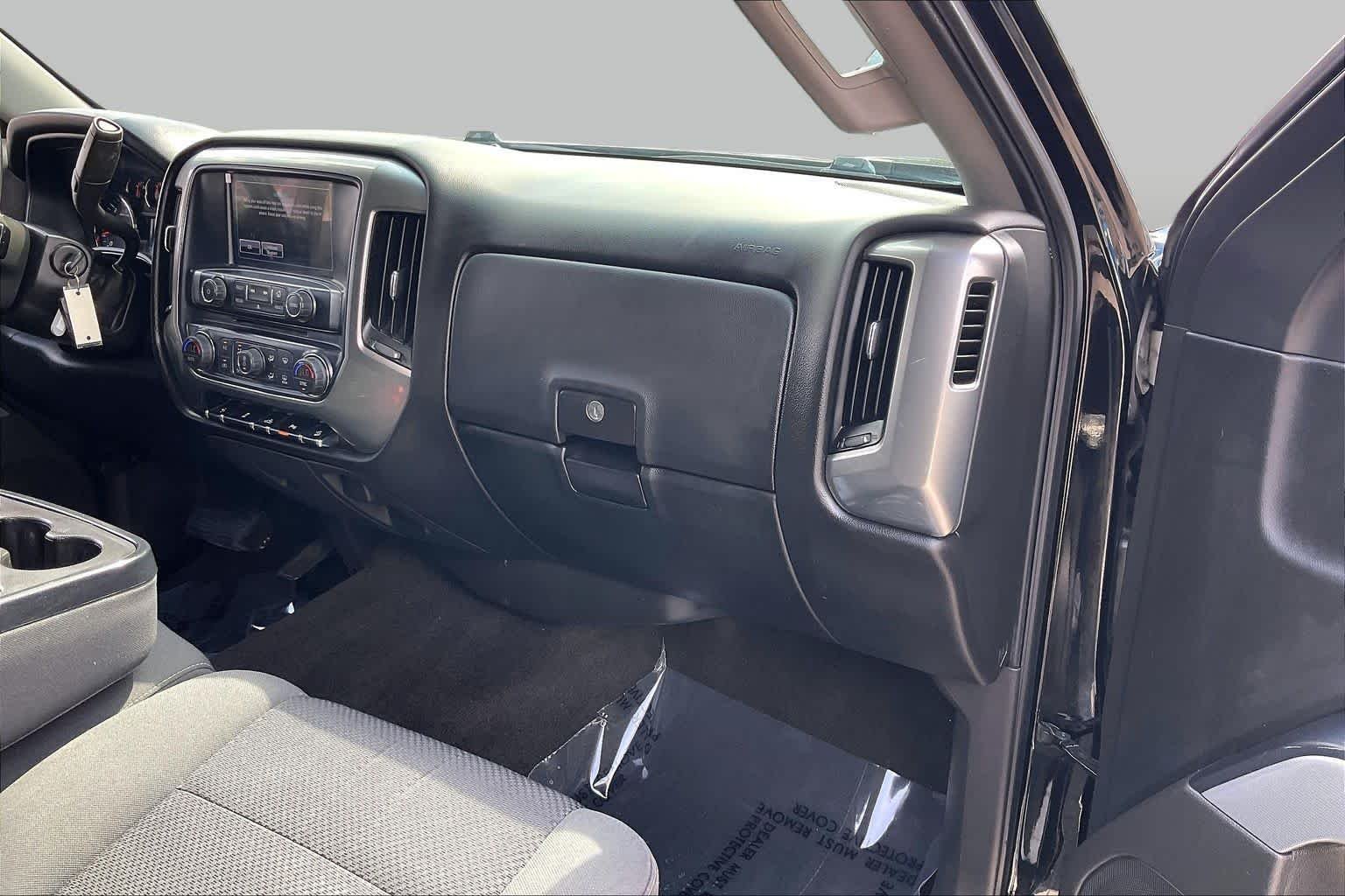 Used 2018 Black Chevrolet LT image 18