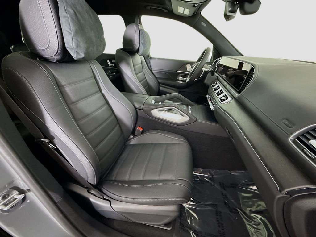 New 2026 MANUFAKTUR Silicon Grey Mercedes-Benz GLS 450 image 31