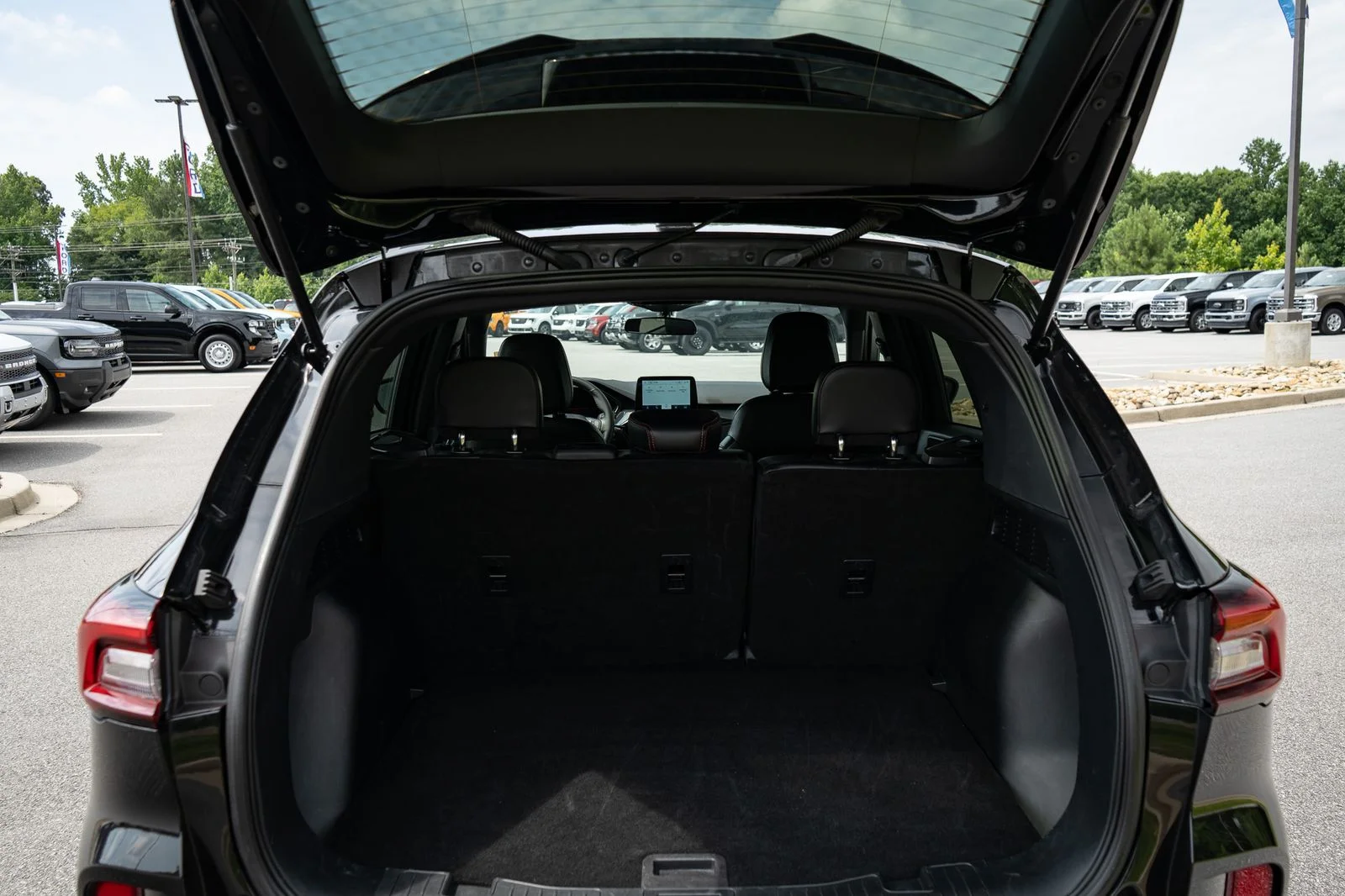 Used 2025 Black Metallic Ford ST-Line image 9