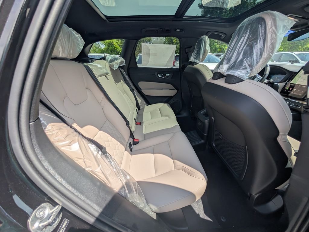 New 2026 Black Volvo T8 Plus image 9