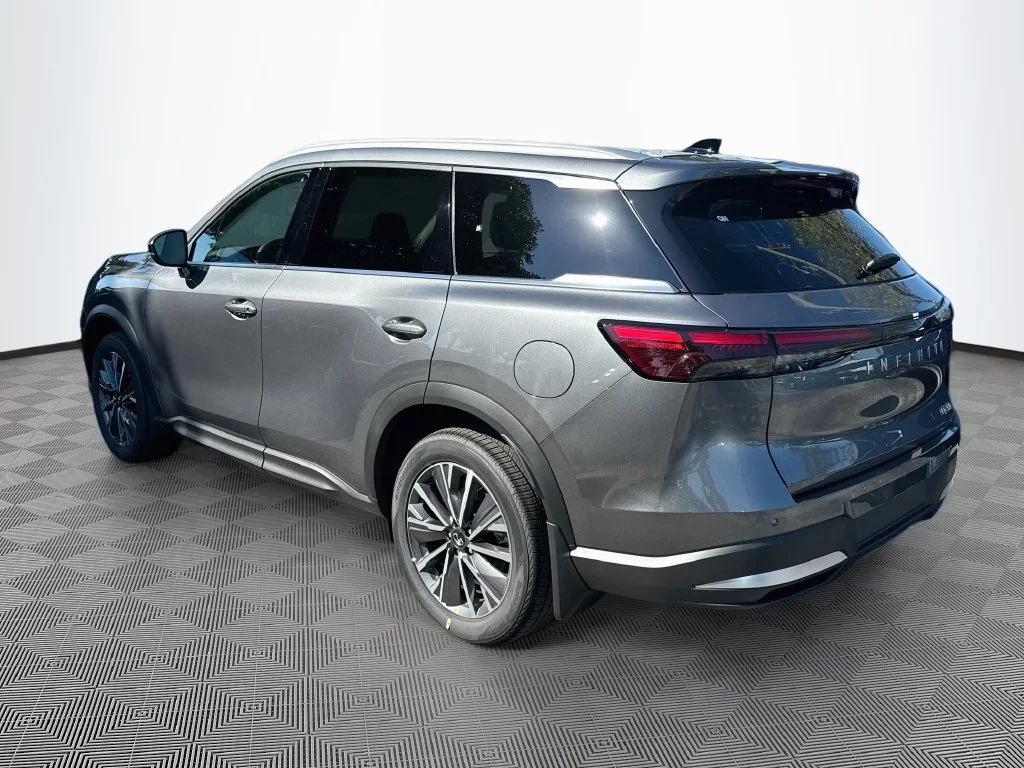 New 2027 GRAPHITE SHADOW INFINITI Luxe FWD image 7