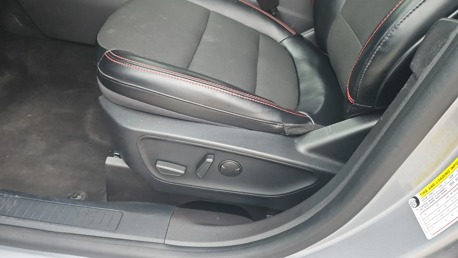 Used 2024 Iconic Silver Metallic Ford ST-Line AWD image 11