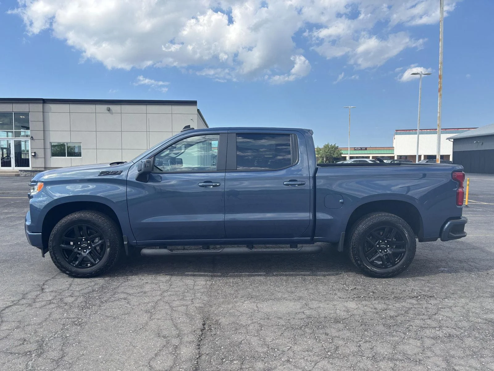 Used 2024 Lakeshore Blue Metallic Chevrolet RST image 4
