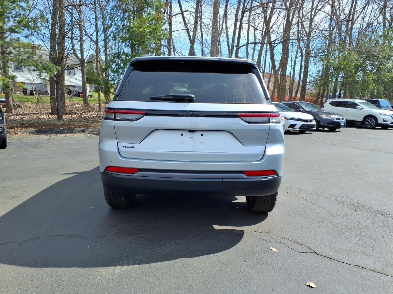 New 2026 Silver Zynith Exterior Paint Jeep Altitude image 3