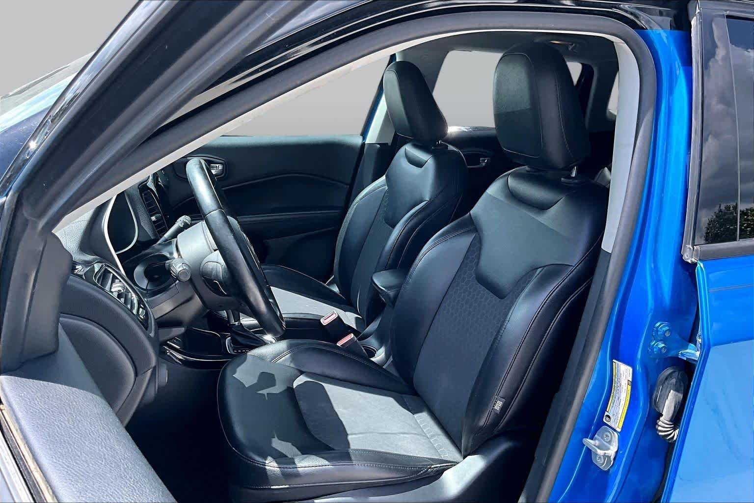 Used 2019 Laser Blue Pearlcoat Jeep Altitude image 8