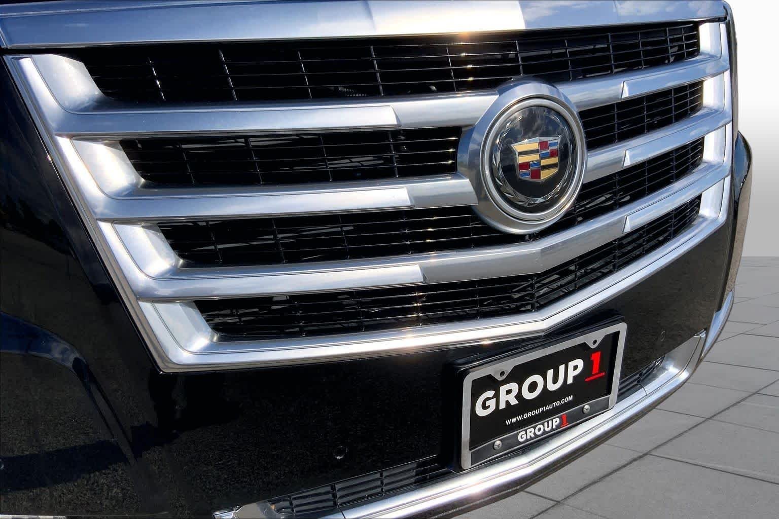 Used 2015 Black Raven Cadillac Premium image 29