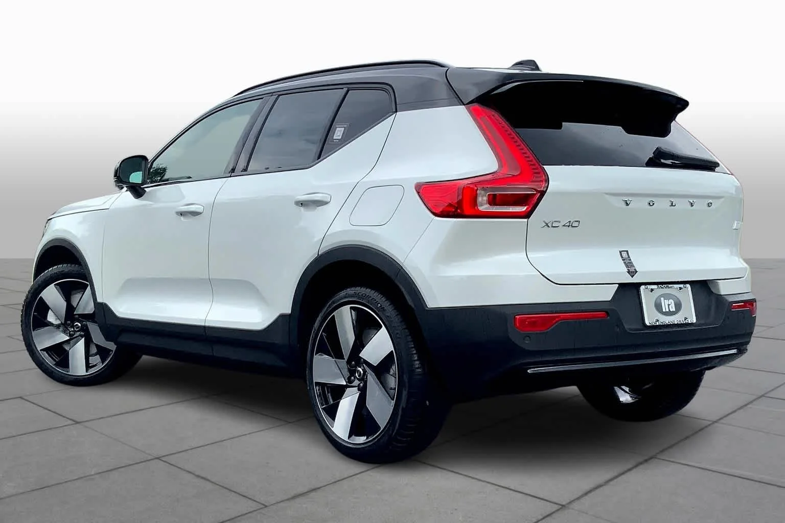 Pre-Owned 2024 Volvo XC40 Recharge Ultimate