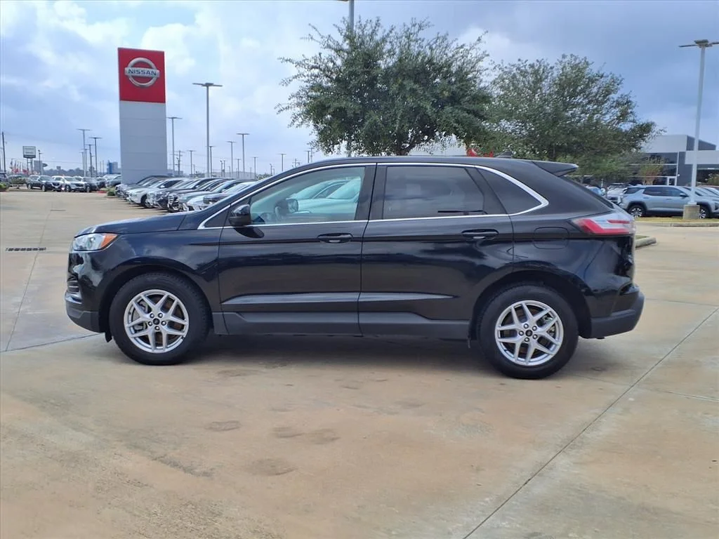 Used 2023 Black Ford SEL image 8