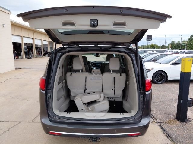 Used 2019 Crystal Metallic Chrysler Touring L Plus image 31