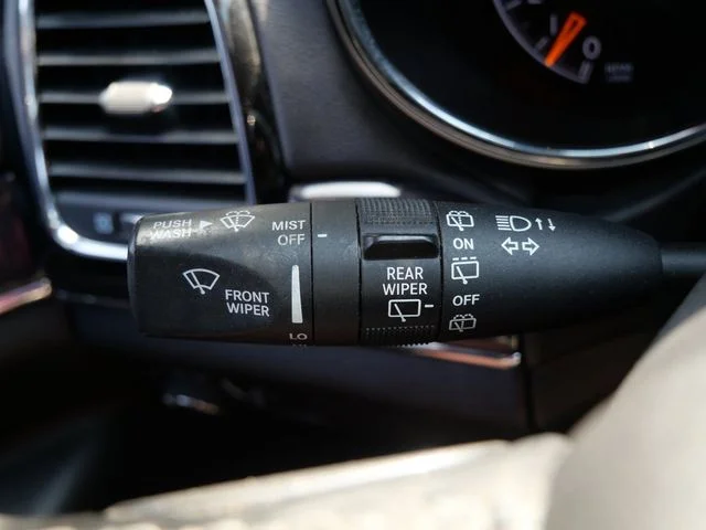 Used 2020 Velvet Jeep Overland image 20