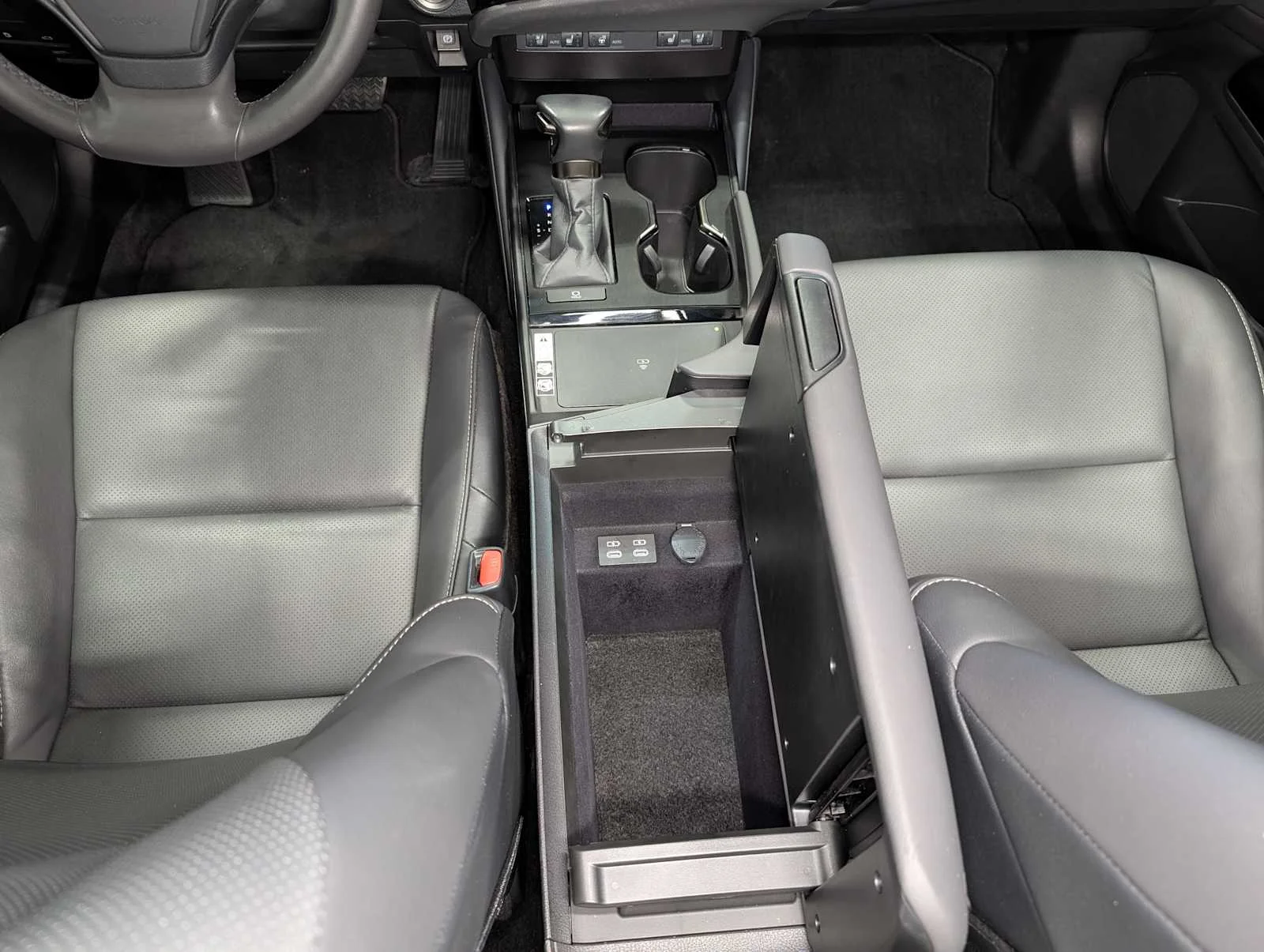 Used 2023 Iridium Lexus  image 20