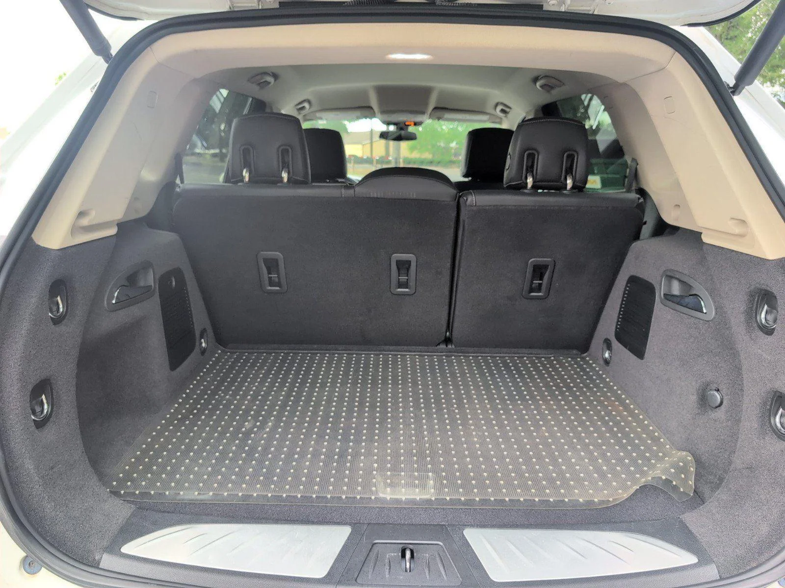 Used 2018 SUMMIT WHITE Buick Essence image 5