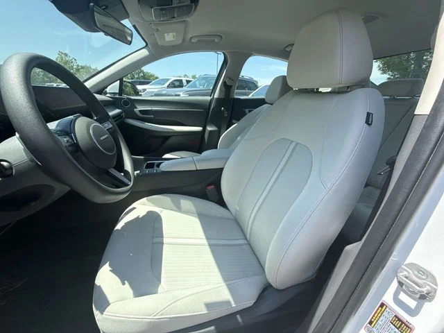 Used 2024 White Hyundai SEL image 11