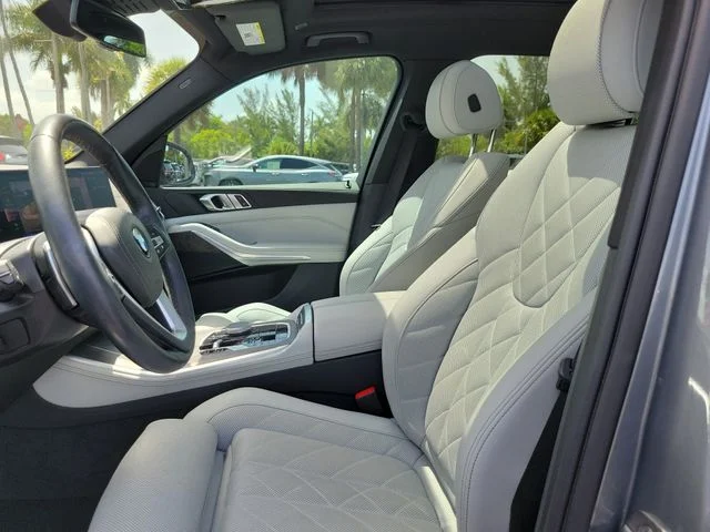 Used 2024 Gray BMW sDrive40i image 17