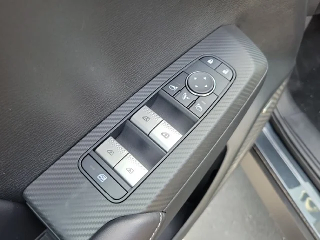 Used 2026 Gray Mitsubishi SE image 17