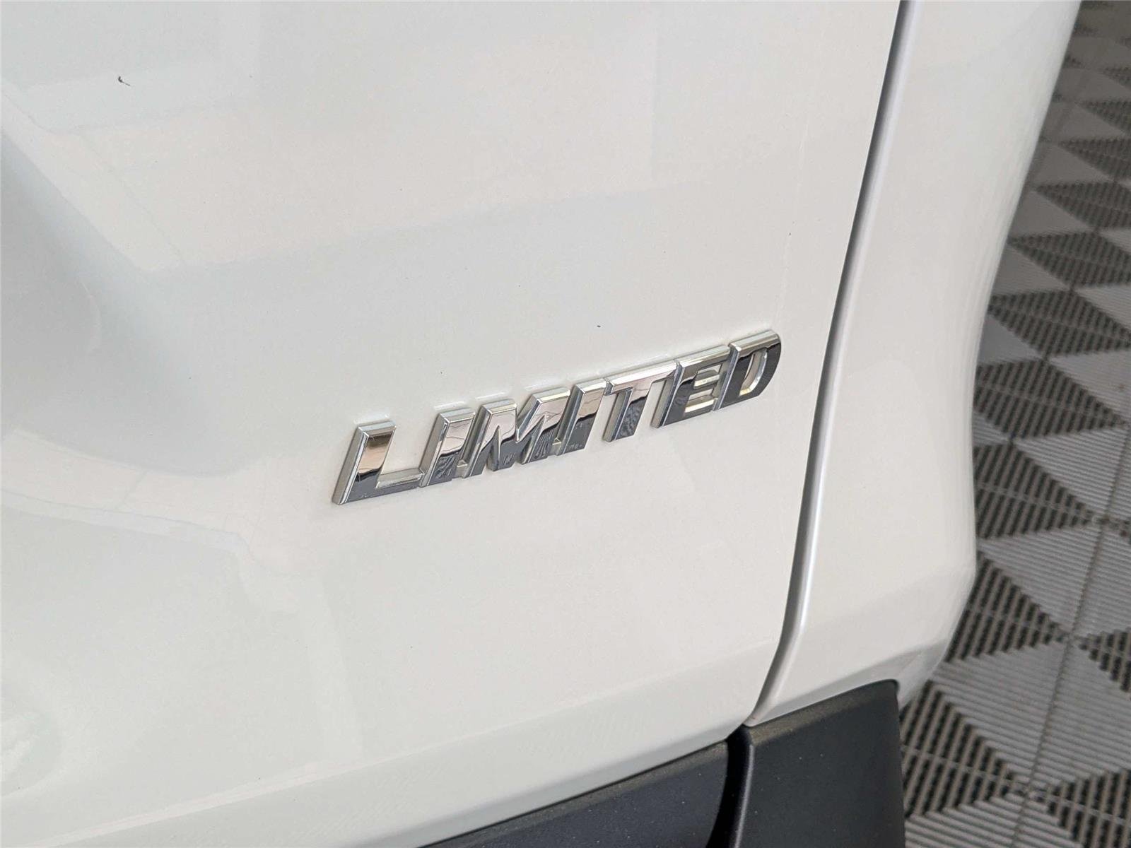 Certified Used 2024 Wind Chill Pearl Toyota Limited image 8