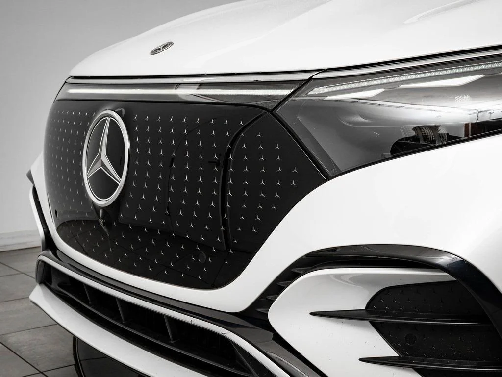 Used 2023 Diamond White Mercedes-Benz 580 image 3