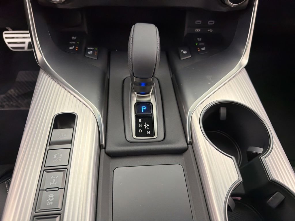 2026 Lexus LX 700h F-Sport - Photo 18