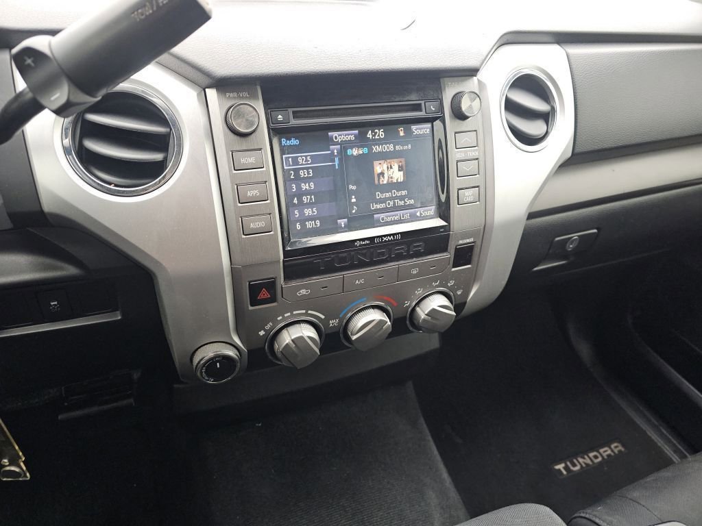 Used 2015 Black Toyota SR5 image 33