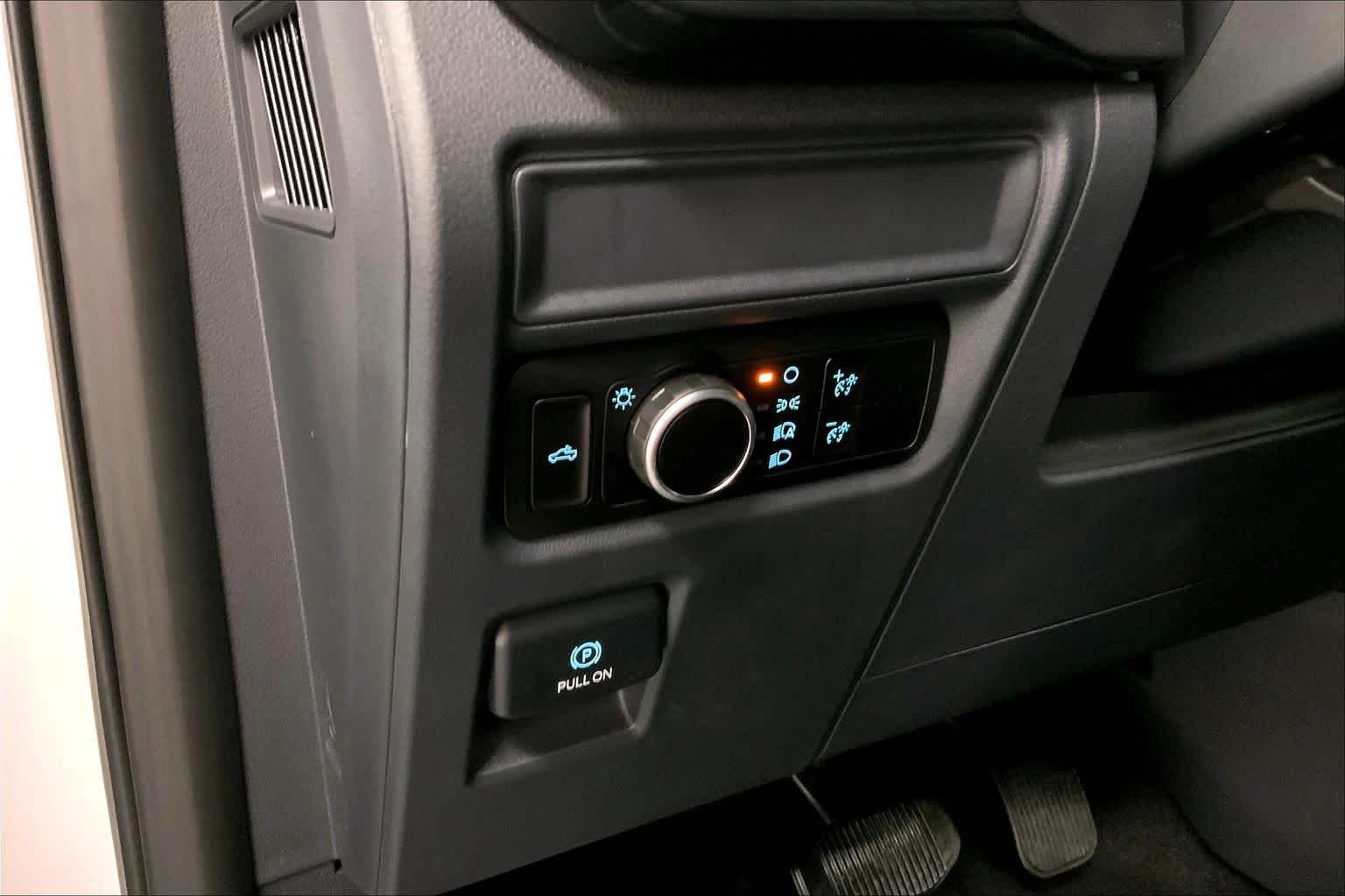 New 2026 Oxford White Ford STX image 18
