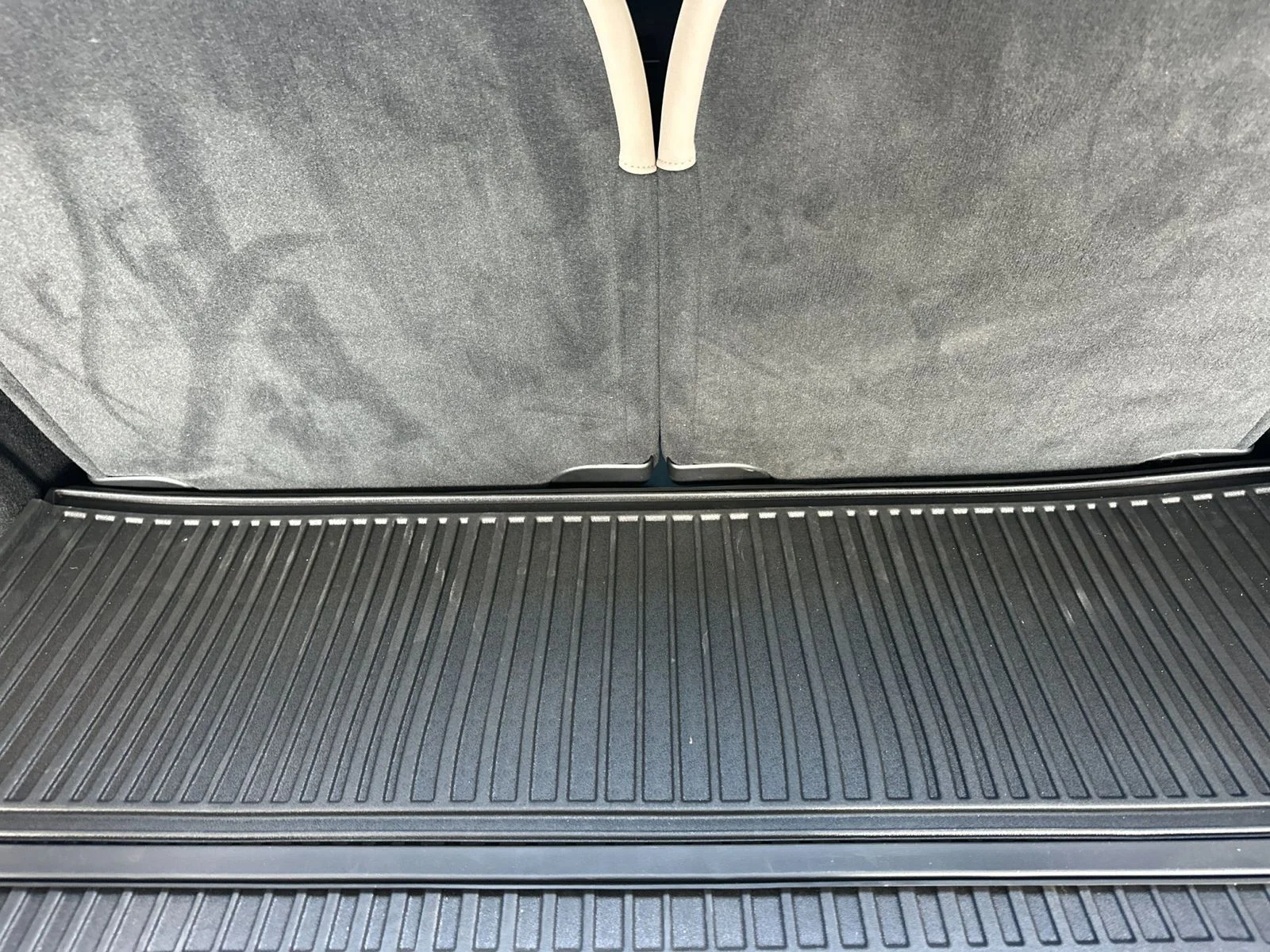 2026 Volvo XC90 Plus - Photo 17