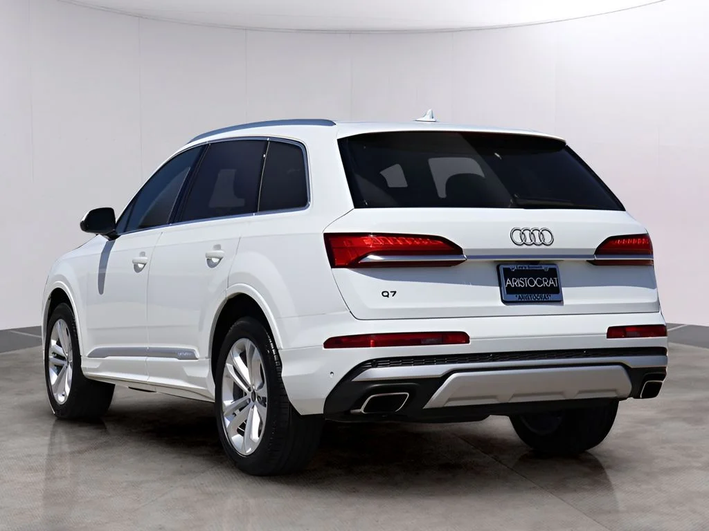 Used 2025  Audi 55 Premium Plus image 5