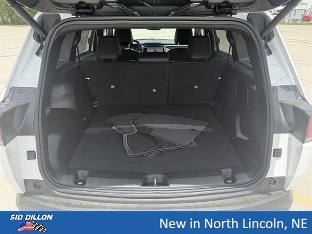 New 2026 Bright White Clear-Coat Exterior Paint Jeep Limited 4x4 image 7