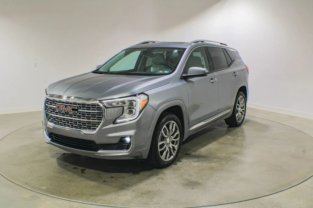 2024 GMC Terrain Denali AWD's photo