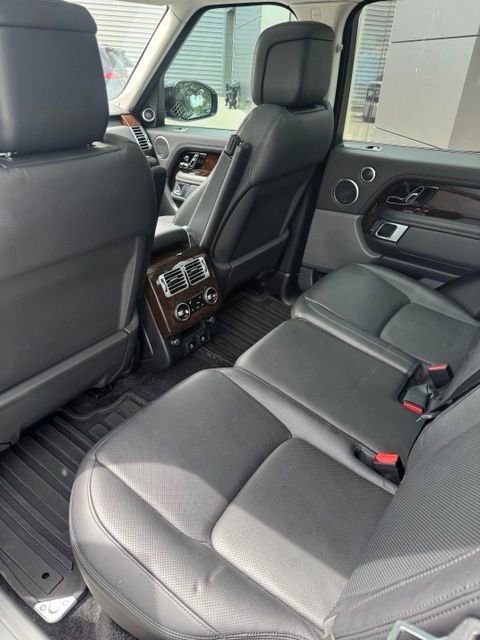 Used 2022 White Land Rover Westminster image 3