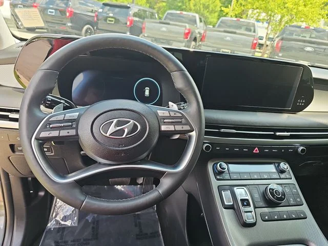 Used 2024 Gray Hyundai SEL image 17