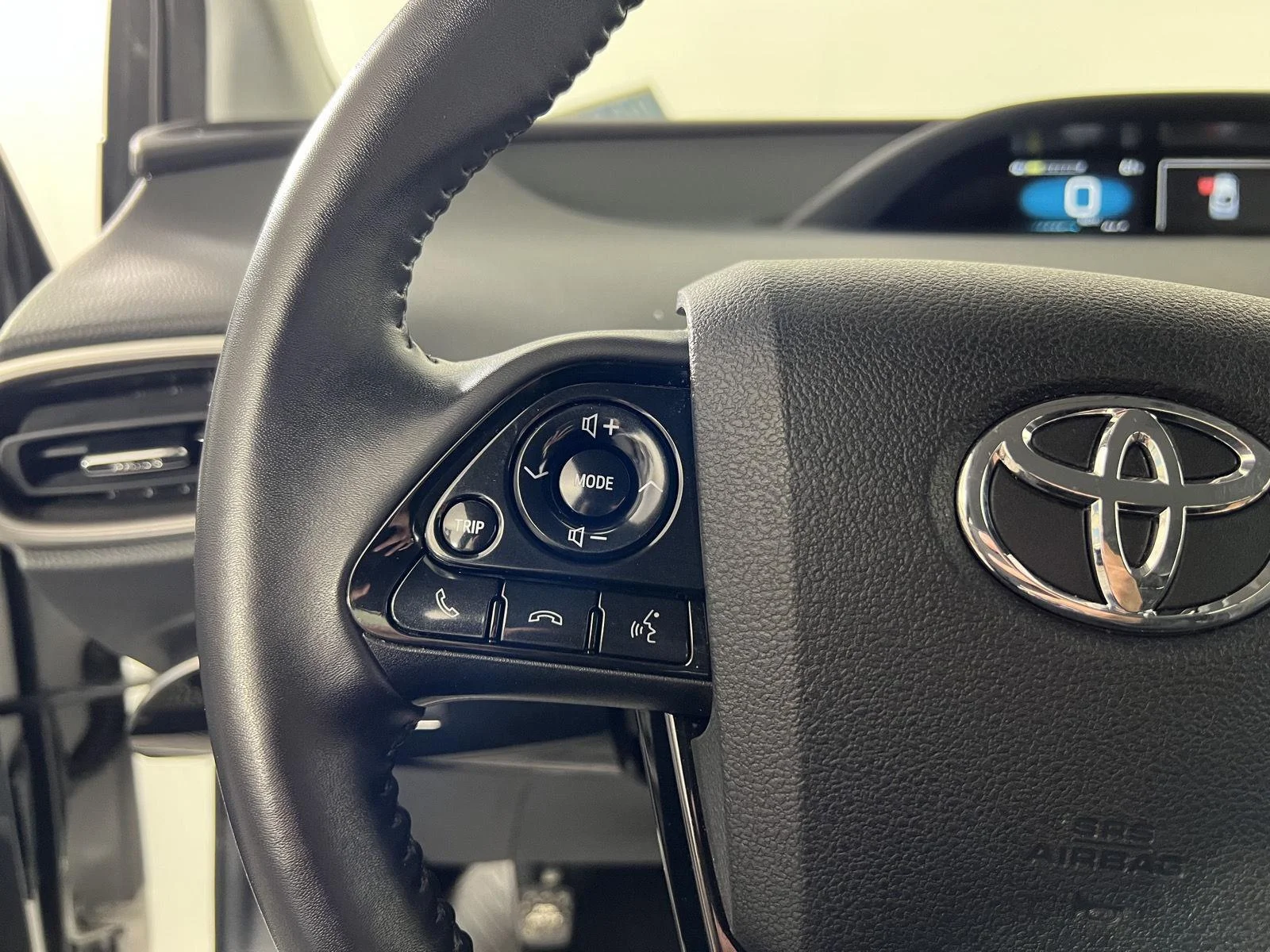 Used 2022 Wind Chill Pearl Toyota XLE image 14