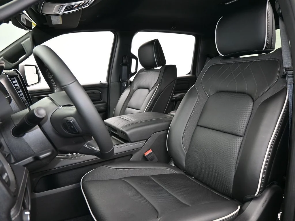 New 2026 Diamond Black Crystal Pearlcoat RAM Limited image 11