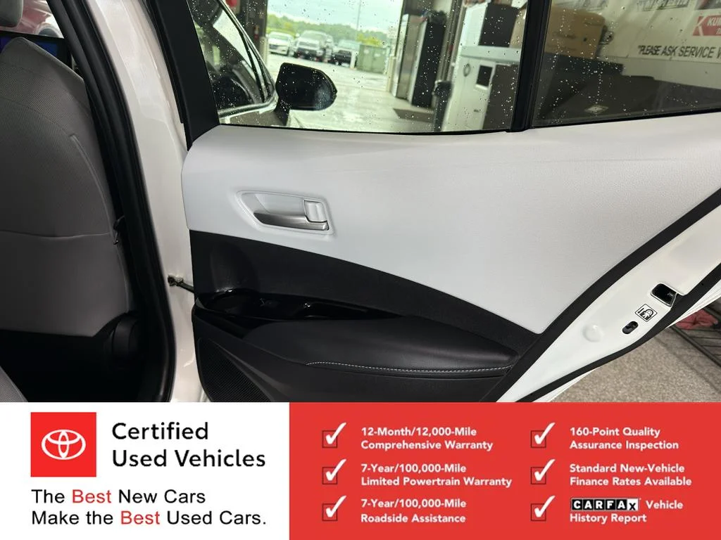 Used 2025 Ice Cap Toyota SE image 16