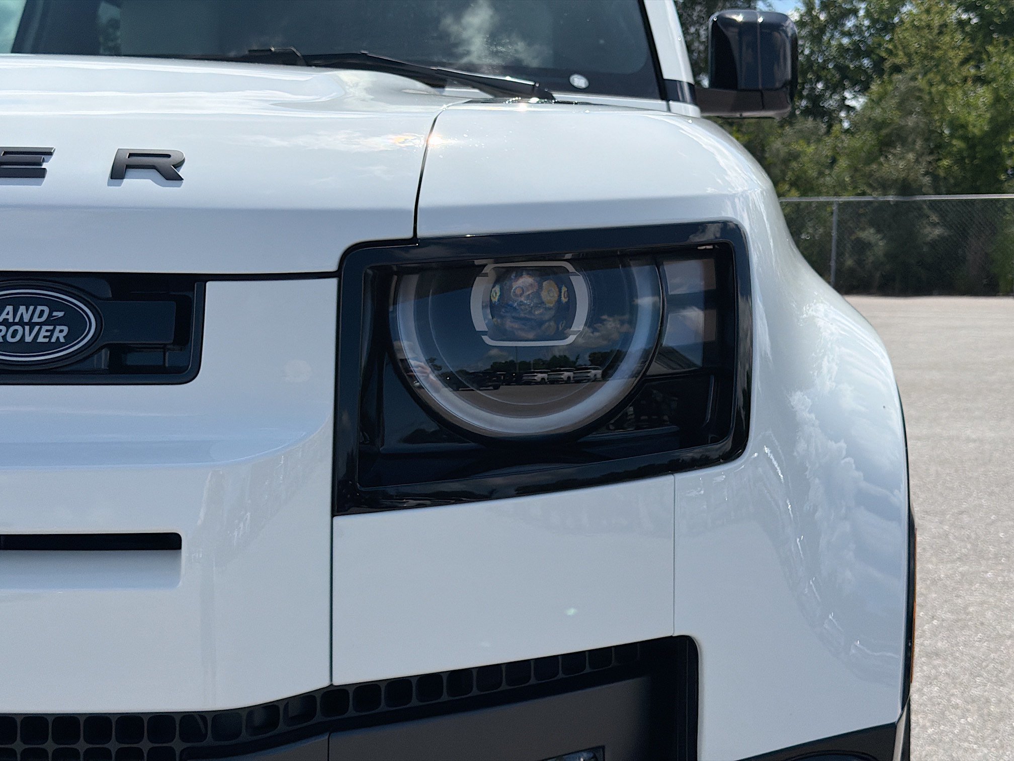 New 2026 Fuji White Land Rover X-Dynamic SE image 9