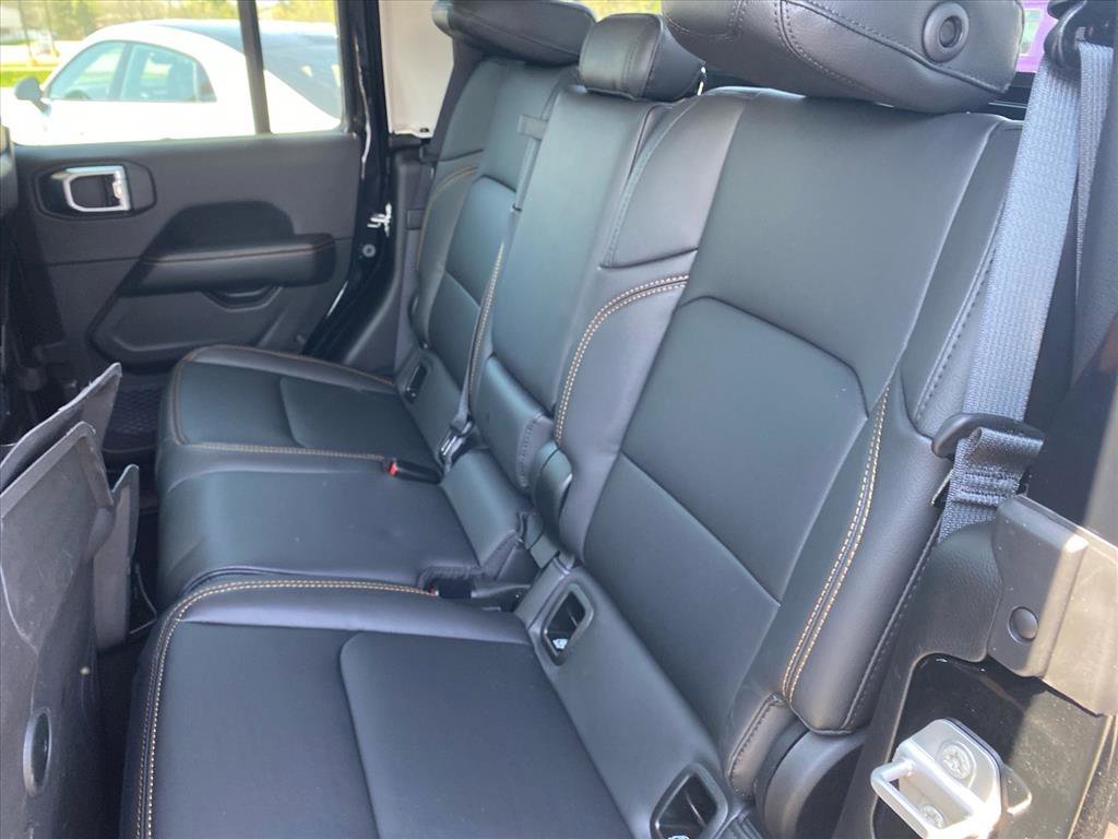New 2026 Black Clear-Coat Exterior Paint Jeep Sahara image 13