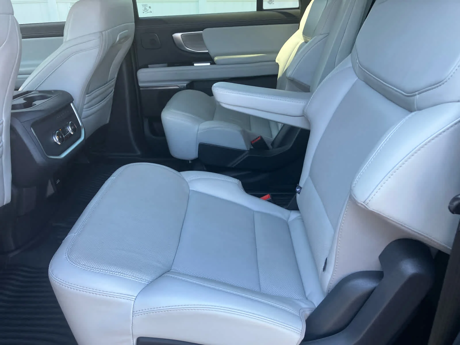 Certified Used 2025 Stone Blue Ford Platinum image 9