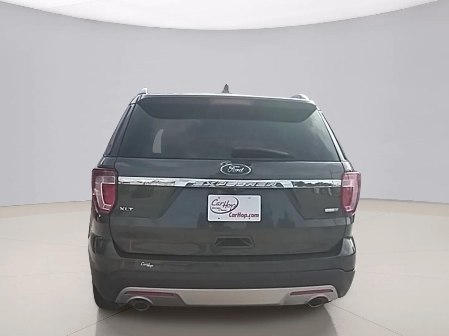 Used 2016 Gray Ford XLT image 4