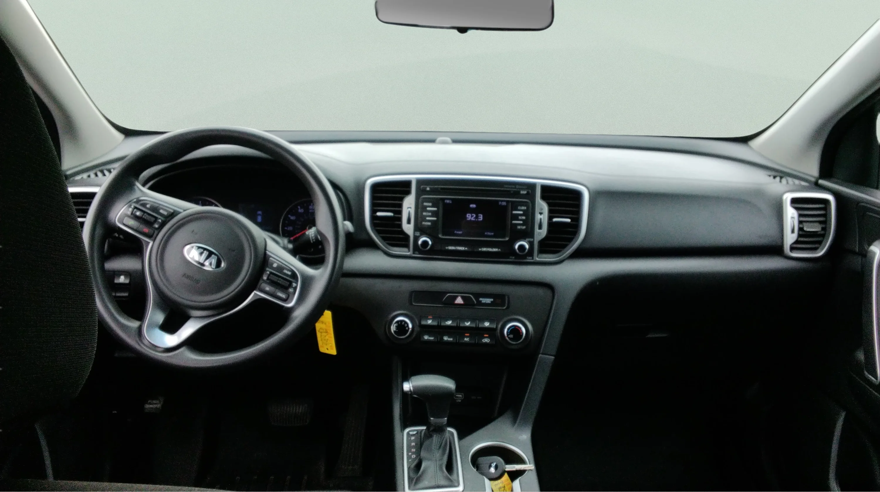 Used 2018 Silver Kia LX image 9