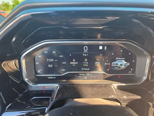 Used 2022 White GMC Elevation image 15