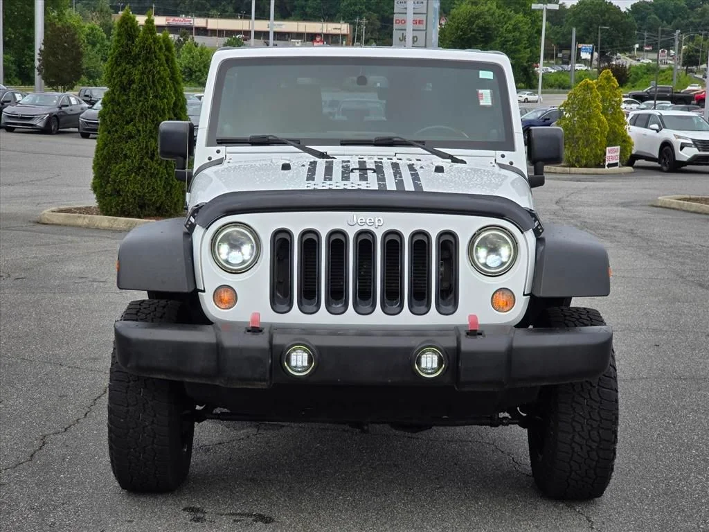 Used 2014 White Jeep Sport image 22