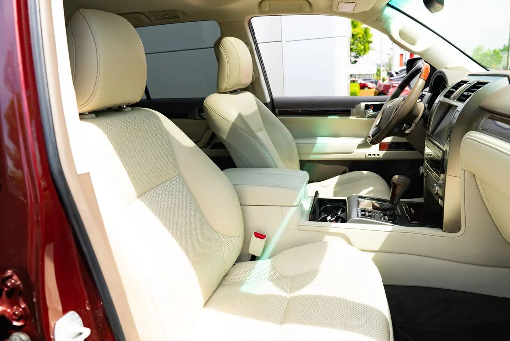 Used 2016 Red Lexus 460 Luxury image 26