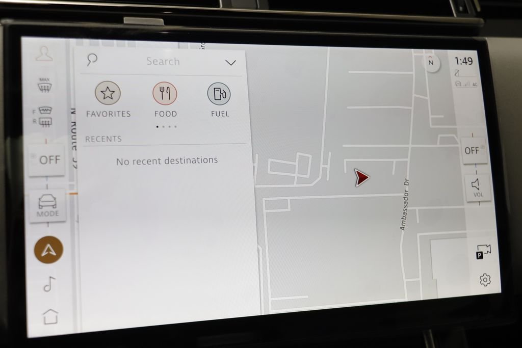 New 2026 Fuji White LAND ROVER Dynamic SE image 10