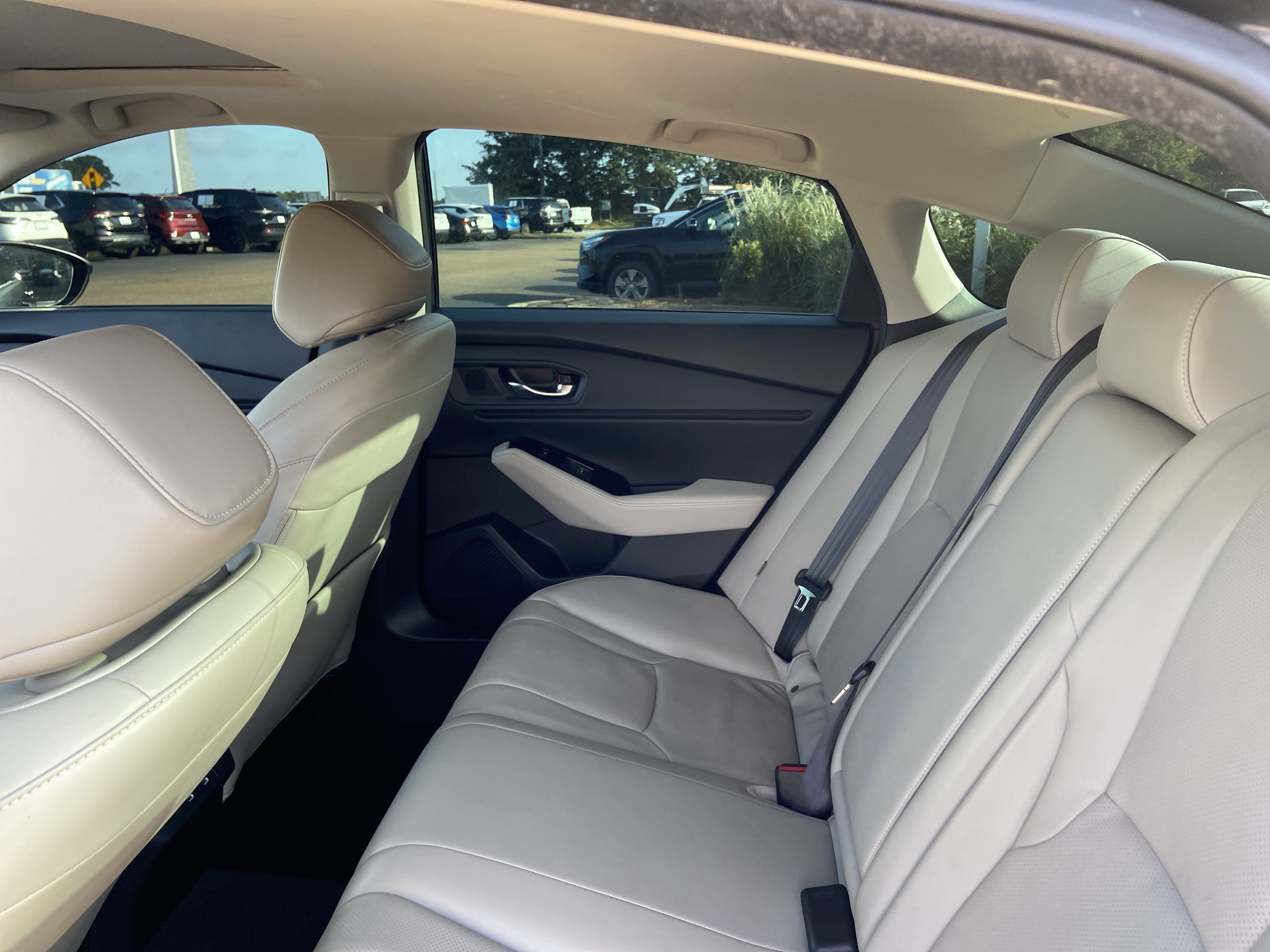 Used 2023 Meteorite Gray Metallic Honda Touring image 17