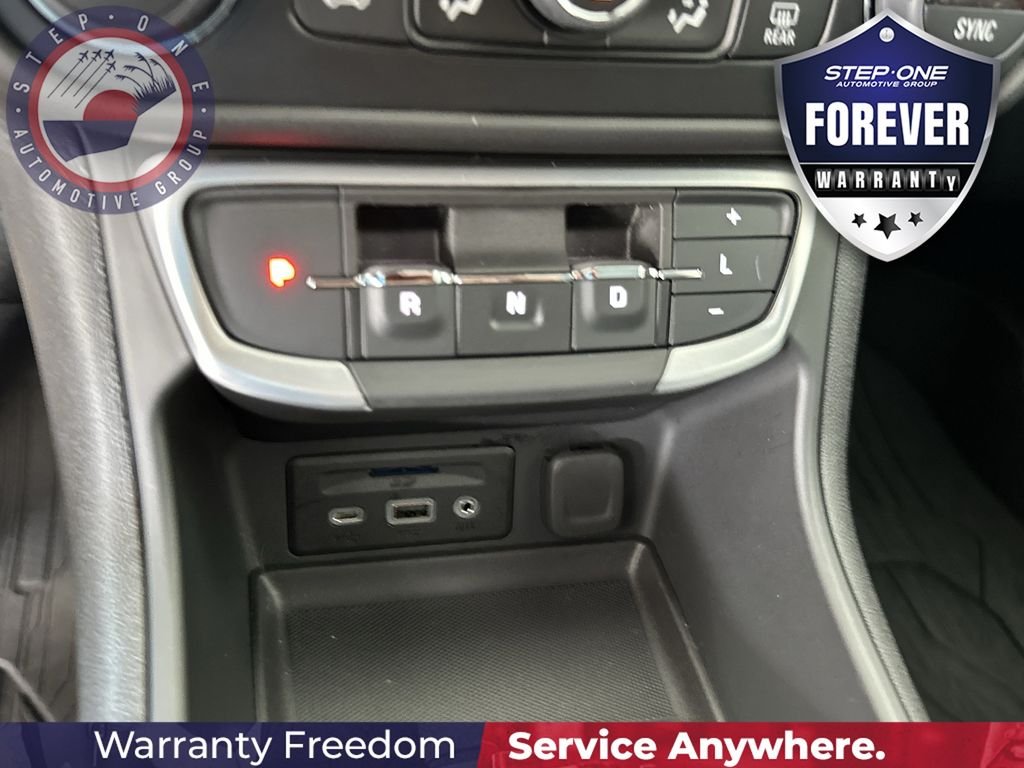 Used 2024 Silver GMC SLT image 28