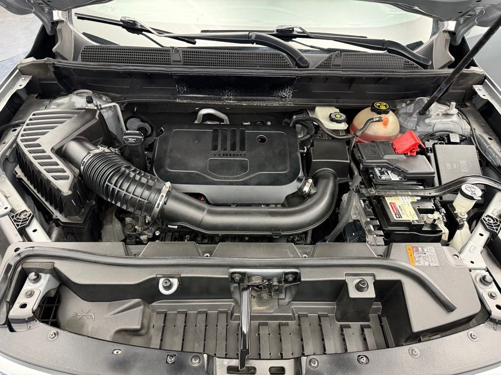 Used 2023 Silver GMC SLT image 8