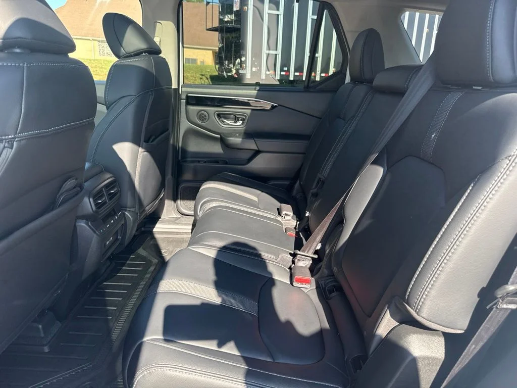 Used 2023  Honda Touring image 13