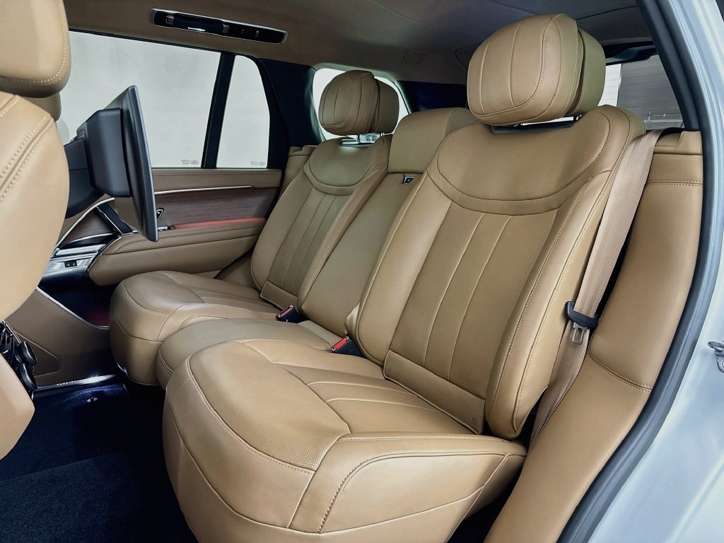 Certified Used 2023 Silver Land Rover Autobiography image 24