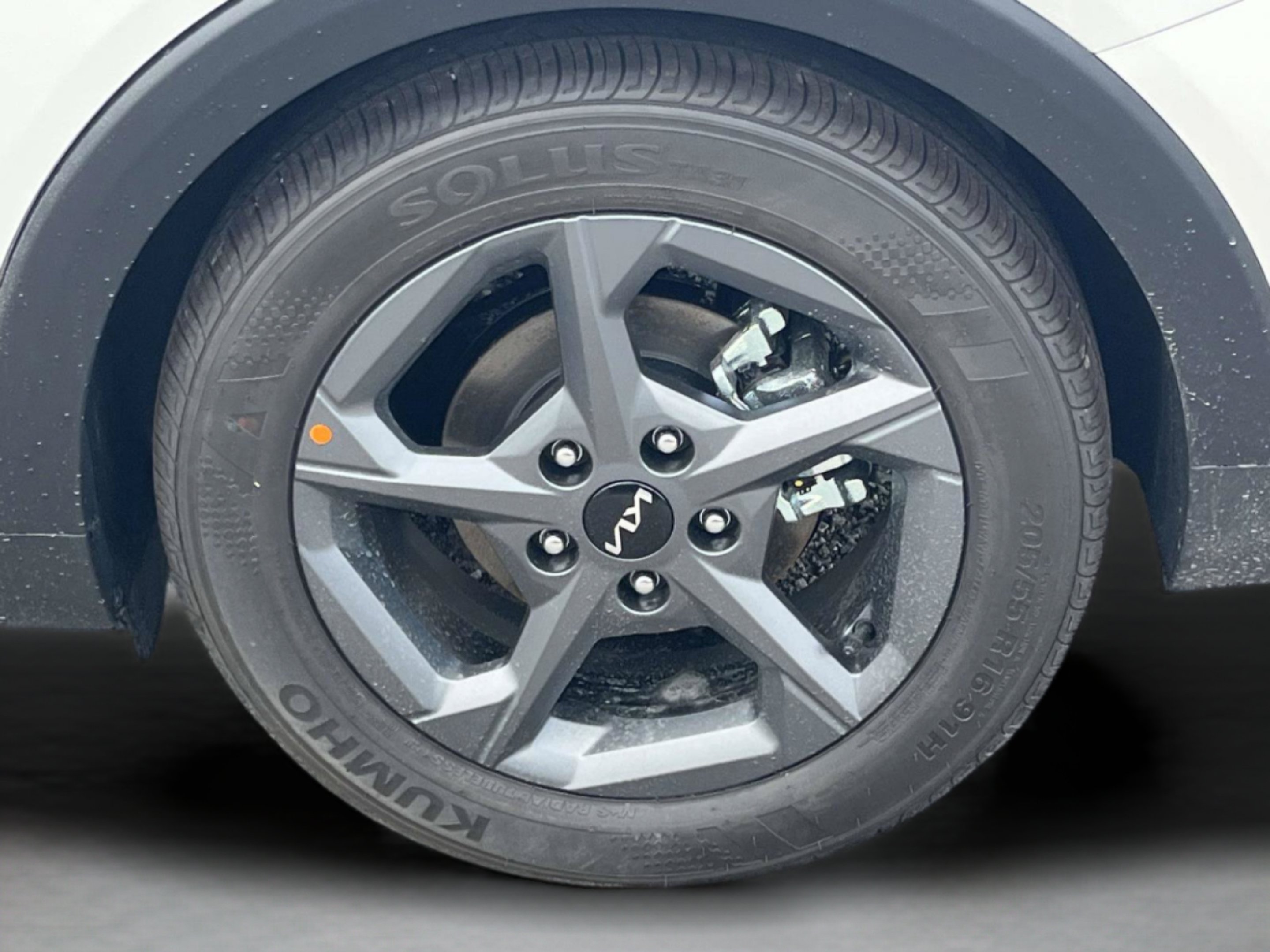 New 2026 Snow White Pearl Kia LXS image 11